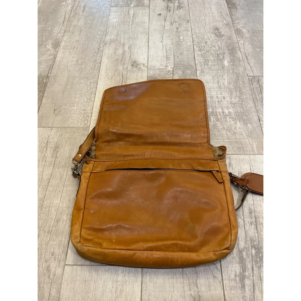 Allen Edmonds Tan Leather Messenger Bag Briefcase Crossbody 1922 Crest Logo